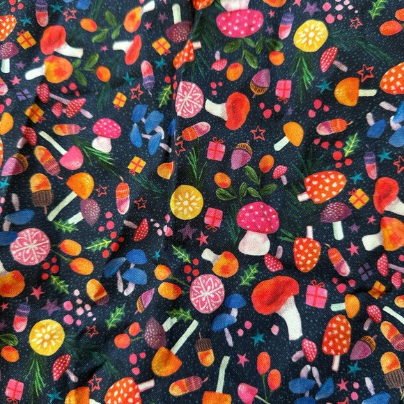 Retrolicious Festive Christmas Mushroom Skater Skirt - Picture 5 of 5